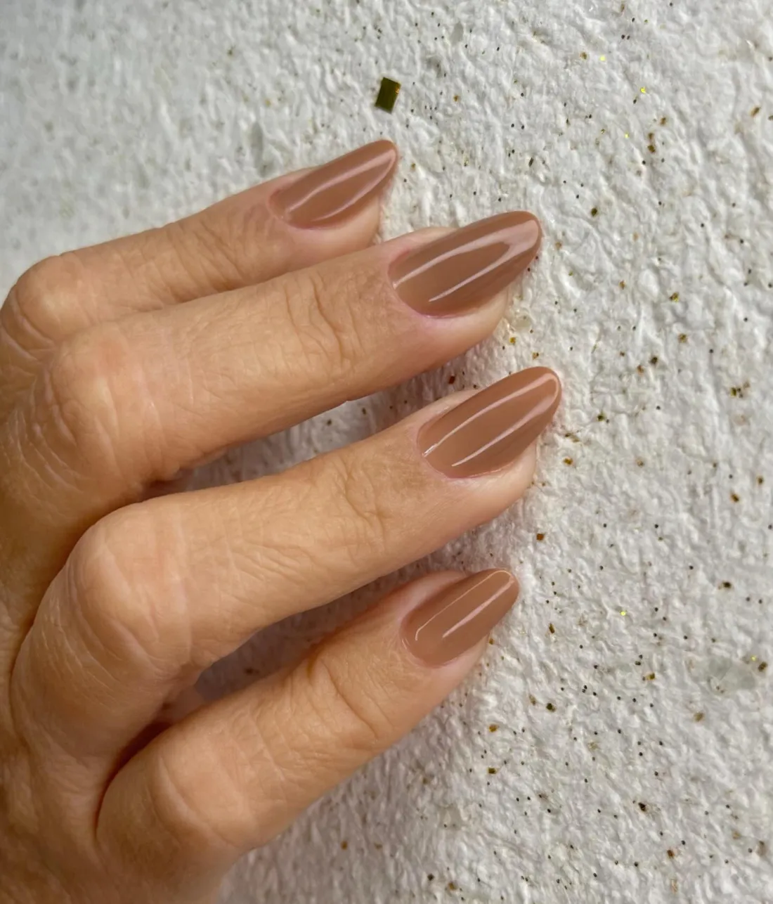 Nude sofisticado em formato almond